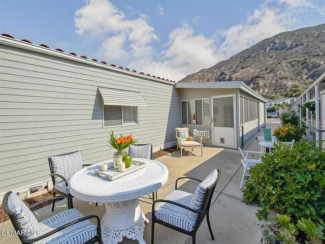 27 Irena Avenue, Camarillo CA: https://media.crmls.org/mediaz/78ca1f12-90af-477f-996a-6c8e9da20193.jpg