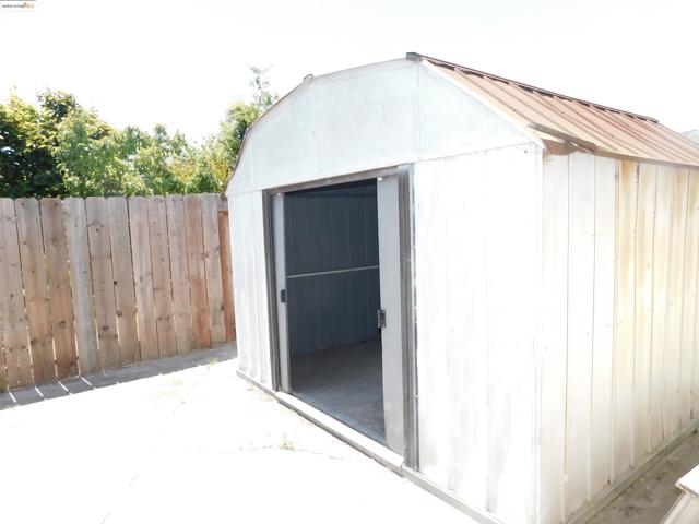 3411 Del Monte Way, San Leandro CA: https://media.crmls.org/mediaz/78cac77d-8080-49b5-ac75-2f09b691f06e.jpg