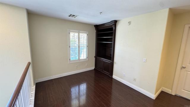 1561 Caminito Zaragosa, Chula Vista CA: https://media.crmls.org/mediaz/78cb1936-2821-4b31-86b2-8f00d4365e02.jpg