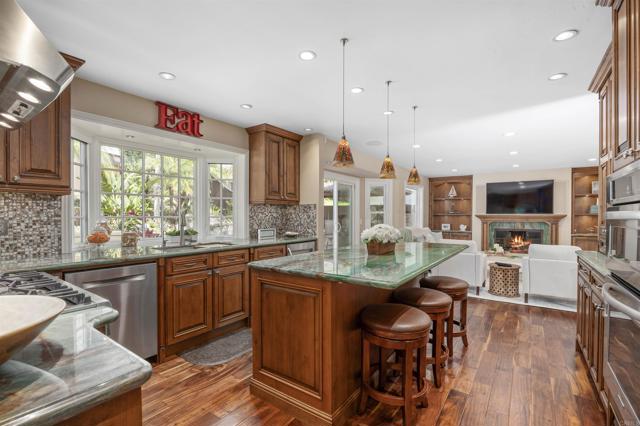 Detail Gallery Image 13 of 51 For 1025 Monterey Vista Way, Encinitas,  CA 92024 - 4 Beds | 2/1 Baths