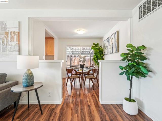 589 Evangeline Way, Hayward CA: https://media.crmls.org/mediaz/78ccf767-9727-4d0d-958f-51b72e6075eb.jpg