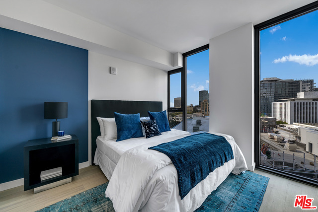 2801 Sunset Place, Los Angeles CA: https://media.crmls.org/mediaz/78cd520a-90db-4c45-9ae2-14b1efa47719.jpg