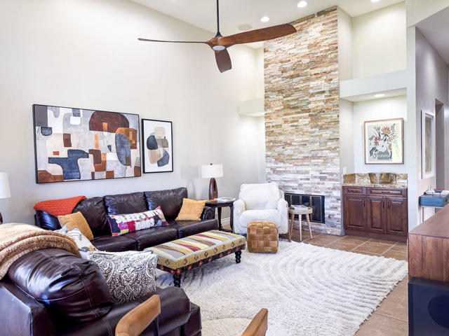 54974 Oaktree, La Quinta CA: https://media.crmls.org/mediaz/78cdd288-8ccf-4067-a692-62f5b097469f.jpg