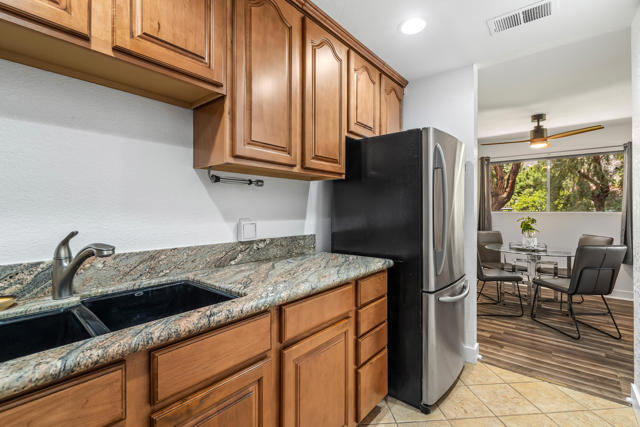 575 N Villa Court, Palm Springs CA: https://media.crmls.org/mediaz/78cde91c-634a-4a30-b40c-843111ece6c9.jpg