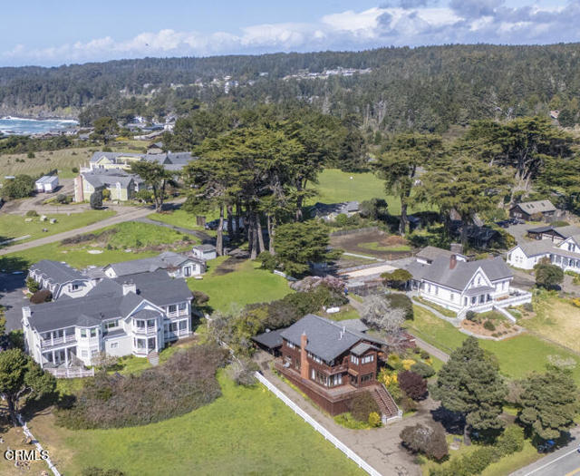 44920 Little Lake Road, Mendocino CA: https://media.crmls.org/mediaz/78ce9831-a282-44e3-b59b-3ee7bb1d60d8.jpg