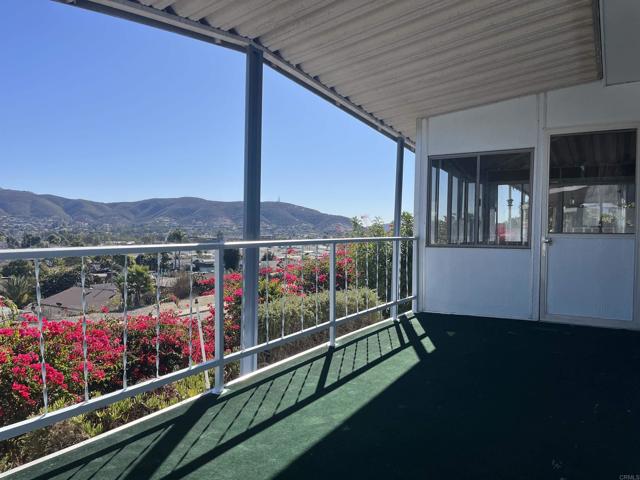 3535 Linda Vista Drive, San Marcos CA: https://media.crmls.org/mediaz/78ceb0a0-a55a-4097-a23a-03dcafa7be09.jpg