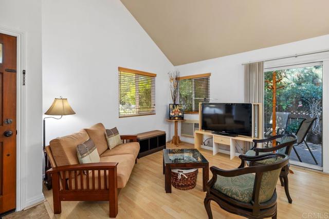Detail Gallery Image 5 of 30 For 1145 Helix St #1,  Spring Valley,  CA 91977 - 3 Beds | 2 Baths
