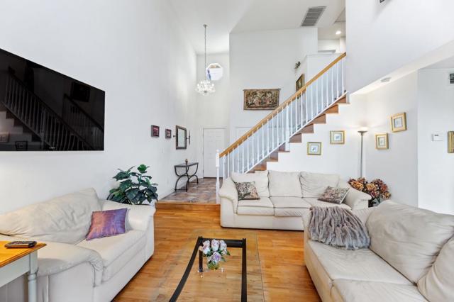 356 Meadowhaven Way, Milpitas CA: https://media.crmls.org/mediaz/78cfc82d-78f6-4aa5-94af-d1e6b939f4aa.jpg