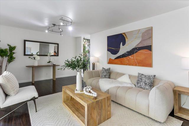 455 Grant Avenue, Palo Alto CA: https://media.crmls.org/mediaz/78d09446-4844-4f13-ac98-a1b33e001ad2.jpg