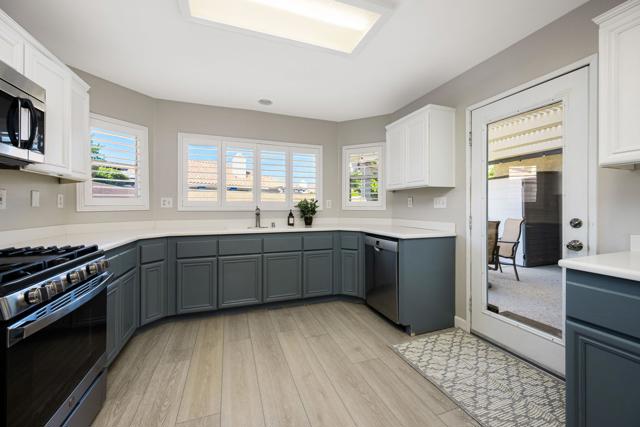 78524 San Marino Court, La Quinta CA: https://media.crmls.org/mediaz/78d0e7fd-8e06-4fc7-a99c-94952756d909.jpg