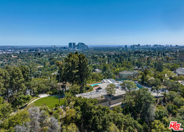 1005 Alpine Drive, Beverly Hills, California 90210, 4 Bedrooms Bedrooms, ,6 BathroomsBathrooms,Single Family Residence,For Sale,Alpine,22167741