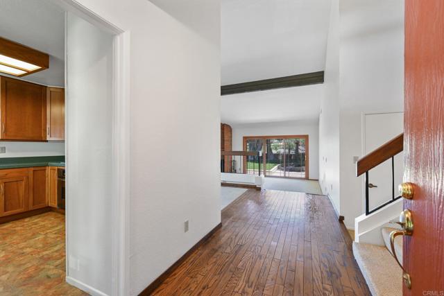 9574 Paseo Montril, San Diego CA: https://media.crmls.org/mediaz/78d29456-7aa4-48fa-a75c-34f3738efdb4.jpg