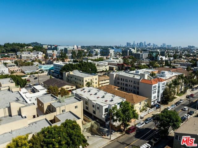 1624 Normandie Avenue, Los Angeles, California 90027, 3 Bedrooms Bedrooms, ,2 BathroomsBathrooms,Townhouse,For Sale,Normandie,23311703