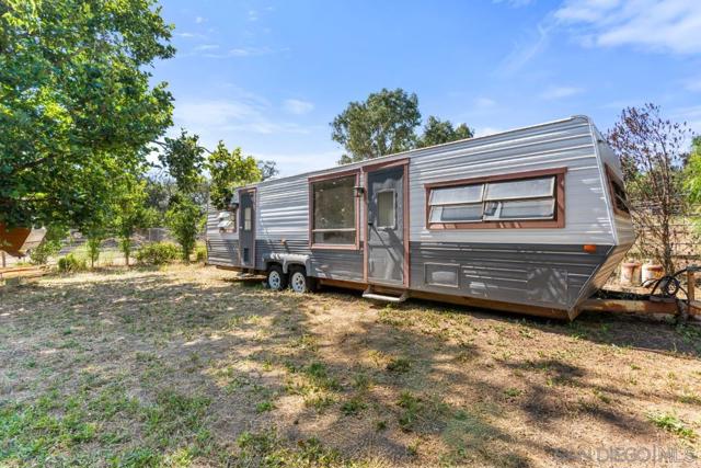 18940 Littlefield Lane, Valley Center CA: https://media.crmls.org/mediaz/78d2fd7a-2a45-451b-a8ce-7c49abad671b.jpg