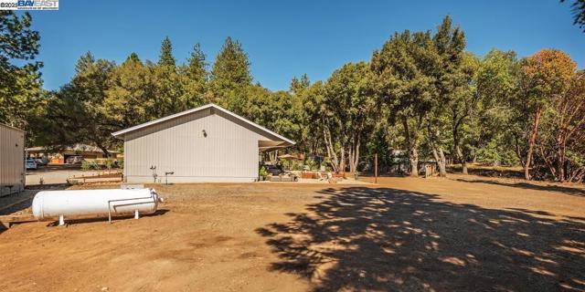 25025 State Highway 88, Pioneer CA: https://media.crmls.org/mediaz/78d3a18a-25d4-47dd-a0da-c85c6ef2535c.jpg