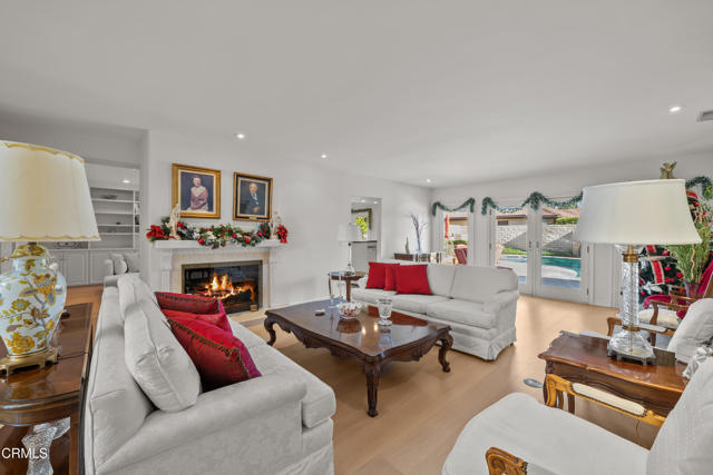 Detail Gallery Image 9 of 63 For 4240 Reyes Dr, Los Angeles,  CA 91356 - 4 Beds | 4/1 Baths