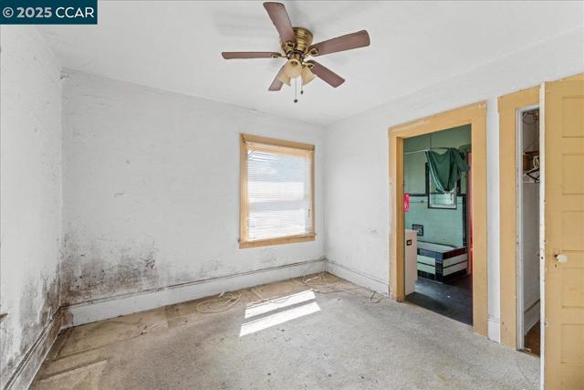 1229 55Th St, Emeryville CA: https://media.crmls.org/mediaz/78d45e29-3647-47fa-ac46-fcb0361345cd.jpg