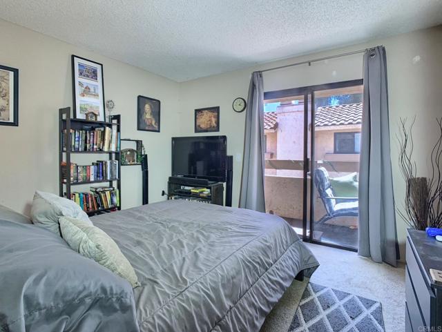 12553 Mapleview Street, Lakeside CA: https://media.crmls.org/mediaz/78d66263-84c5-48bd-9ef0-d37499ab8f36.jpg