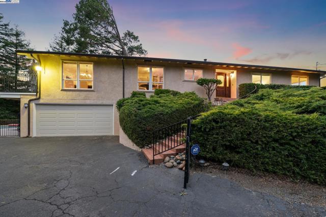 375 Montecillo Dr, Walnut Creek CA: https://media.crmls.org/mediaz/78d722fa-4d4c-4a0a-b276-9232c7019cf5.jpg