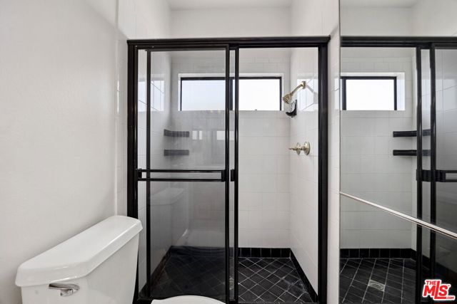 14050 Magnolia Boulevard, 316 photo 5