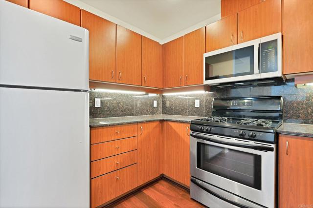 Detail Gallery Image 14 of 54 For 1580 Union St #706,  San Diego,  CA 92101 - 2 Beds | 2 Baths