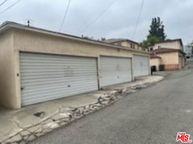 3757 Los Feliz Boulevard, Los Angeles CA: https://media.crmls.org/mediaz/78d7fd66-5068-46b5-b117-bde681396f56.jpg