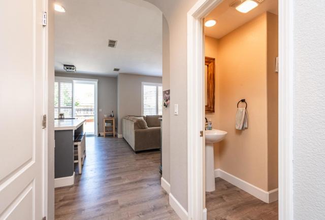 3417 River Shoal Avenue, Sacramento CA: https://media.crmls.org/mediaz/78d89c42-8e27-49d0-bbc1-976335dea2b4.jpg