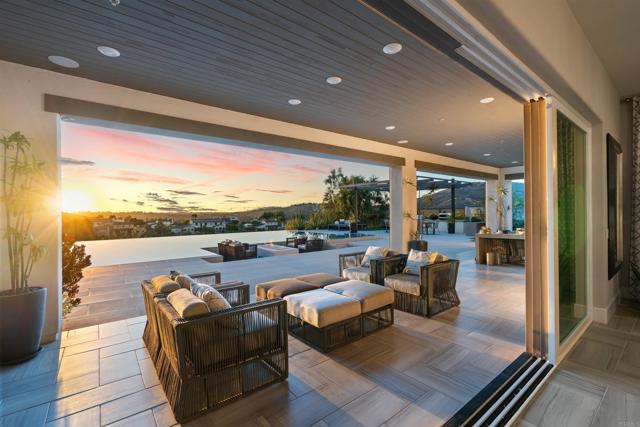 Detail Gallery Image 3 of 69 For 17028 Rendezvous Cir, San Diego,  CA 92127 - 5 Beds | 5/1 Baths