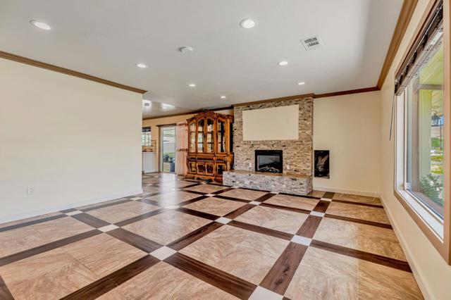 7750 Lovers Lane, Hollister CA: https://media.crmls.org/mediaz/78d8d965-f166-48aa-b4ab-07ccc7be1e2d.jpg