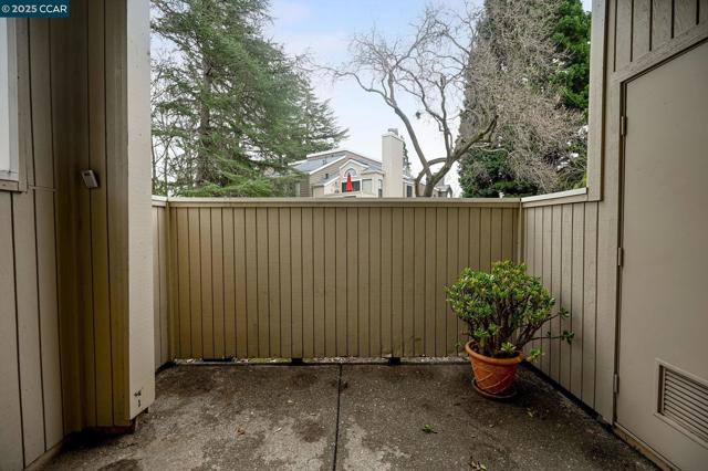 273 S Overlook Dr, San Ramon CA: https://media.crmls.org/mediaz/78d9148c-49e7-4e66-b6e3-8676ccb42831.jpg