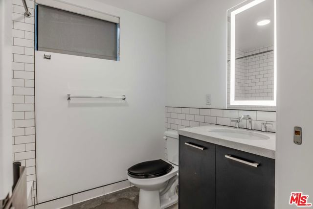 1250 N Fairfax Avenue, West Hollywood CA: https://media.crmls.org/mediaz/78d91b98-728e-468b-9f81-0d24ccc90e19.jpg