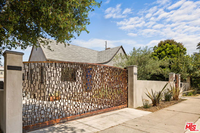 1307 Hauser Boulevard, Los Angeles CA: https://media.crmls.org/mediaz/78d9a947-b423-4e90-b441-9de0d8f07511.jpg