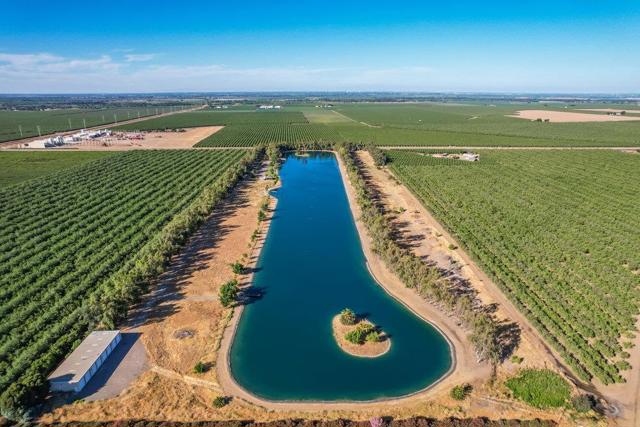 10037 Ca-33, Patterson CA: https://media.crmls.org/mediaz/78d9c3bf-05f8-413a-8ede-9e6bce760916.jpg