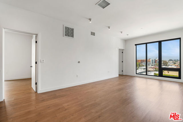10700 Tabor Street, Los Angeles CA: https://media.crmls.org/mediaz/78da0697-cd30-4bc1-81f1-2090cebcadfe.jpg