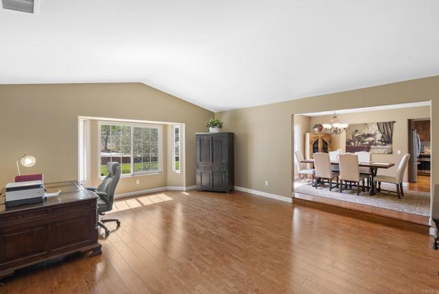 Detail Gallery Image 8 of 63 For 13658 Sage Mountain Lane, Jamul,  CA 91935 - 4 Beds | 3 Baths