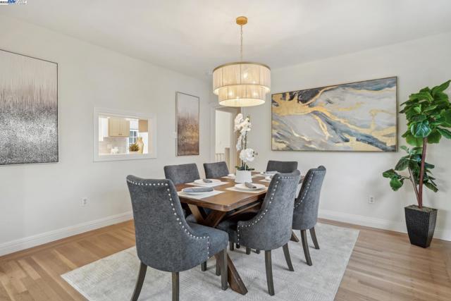 1827 Moreland Dr, Alameda CA: https://media.crmls.org/mediaz/78dafaa0-8e29-4ead-8048-9269792d3f6a.jpg