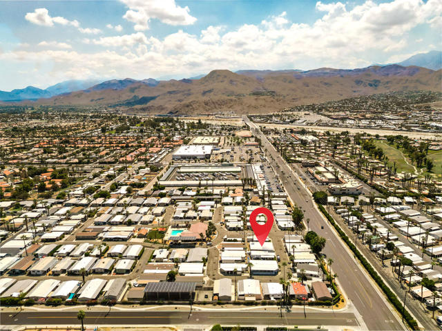 88 Dunes Circle, Cathedral City CA: https://media.crmls.org/mediaz/78db4c6d-f038-4e8a-830e-c75e6881b02f.jpg