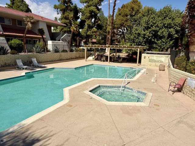 2875 N Los Felices Road, Palm Springs CA: https://media.crmls.org/mediaz/78dbe11d-cedd-4802-a568-427844700c3f.jpg