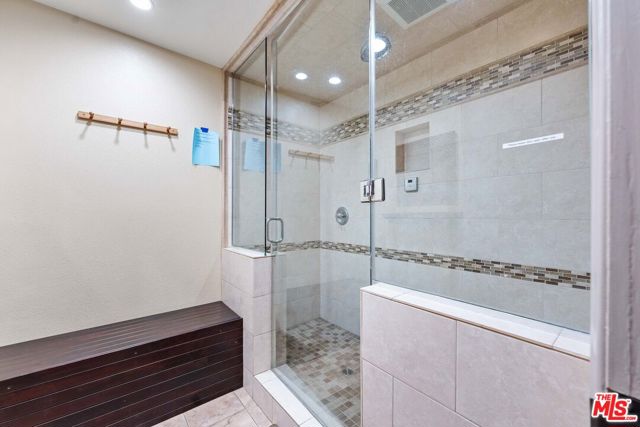 222 7th Street, Santa Monica CA: https://media.crmls.org/mediaz/78dd3cf7-510b-4b4e-9cae-1bd4aba2b06d.jpg
