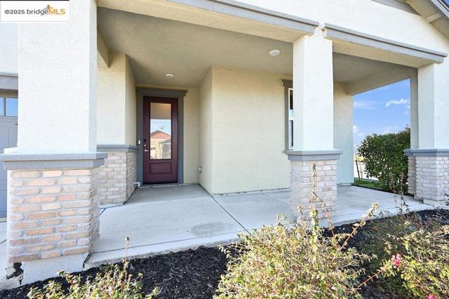 2291 Revival Lane, Rio Vista CA: https://media.crmls.org/mediaz/78ddbfdb-8bf2-4a8e-aca4-fe26bf565112.jpg