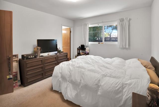 17541756 Plaza Court, Mountain View CA: https://media.crmls.org/mediaz/78dde907-8e57-400c-bf18-962015bb59e1.jpg