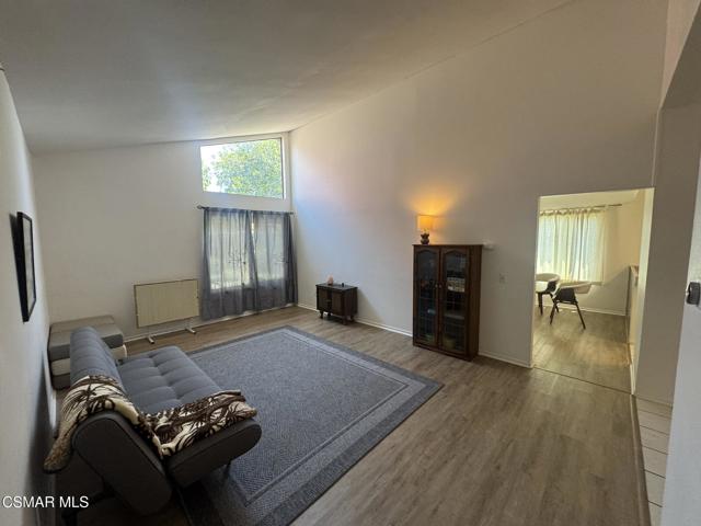 4593 Lubbock Drive, Simi Valley CA: https://media.crmls.org/mediaz/78de6784-2d14-4e30-88cb-ea938b8e2a21.jpg