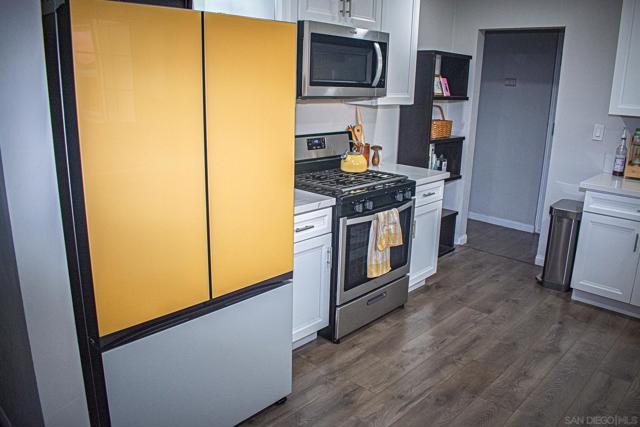 4092 Winona Ave, San Diego CA: https://media.crmls.org/mediaz/78de805d-7689-4696-b838-344977419d42.jpg