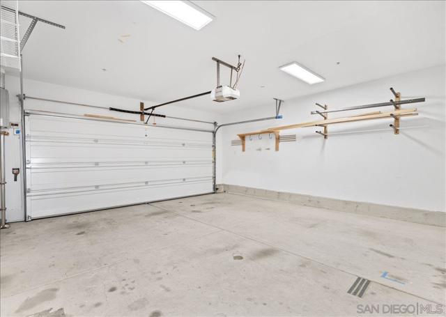 4177 Voltaire, San Diego CA: https://media.crmls.org/mediaz/78deae86-99f7-4cf1-87a5-1840c5a56564.jpg