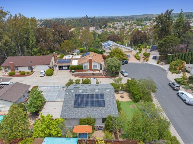 5550 La Cuenta Drive, San Diego CA: https://media.crmls.org/mediaz/78deefd3-5352-42d8-86bc-03d5db9488ee.jpg