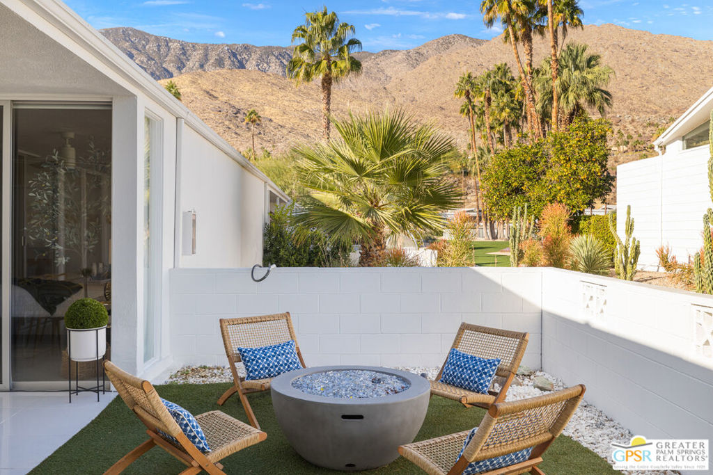https://media.crmls.org/mediaz/78df86cb-531c-430e-8091-528aa66bf410.jpg?preset=X-Large