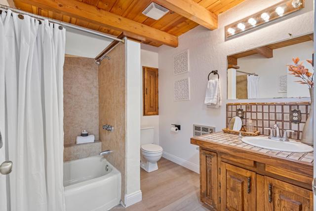 50 Florence Court, Hollister CA: https://media.crmls.org/mediaz/78e0fdb6-c4d7-4d0b-9ed1-9800e366ca76.jpg