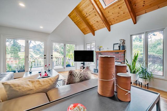 135 Seabreeze Place, Aptos CA: https://media.crmls.org/mediaz/78e19a9b-4e39-4638-91dd-bc0b950e33cc.jpg