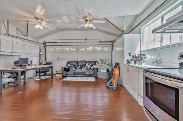 225 W Meadow Drive, Palo Alto CA: https://media.crmls.org/mediaz/78e24ca9-453c-4a38-82df-261f2eefaca0.jpg