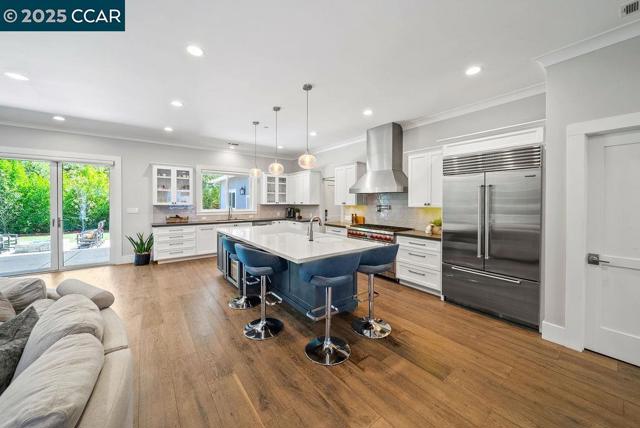 100 Alderwood Rd, Walnut Creek CA: https://media.crmls.org/mediaz/78e2c5cb-7775-4d74-a424-581a65608065.jpg